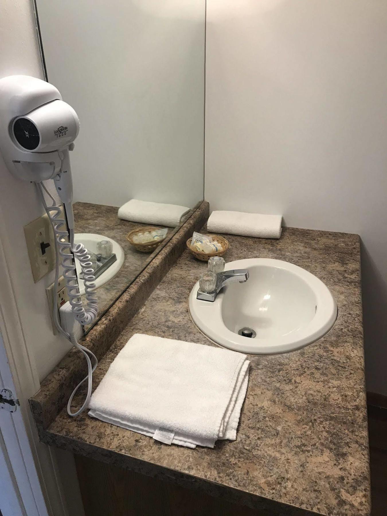River Road Motel Wisconsin Dells Εξωτερικό φωτογραφία